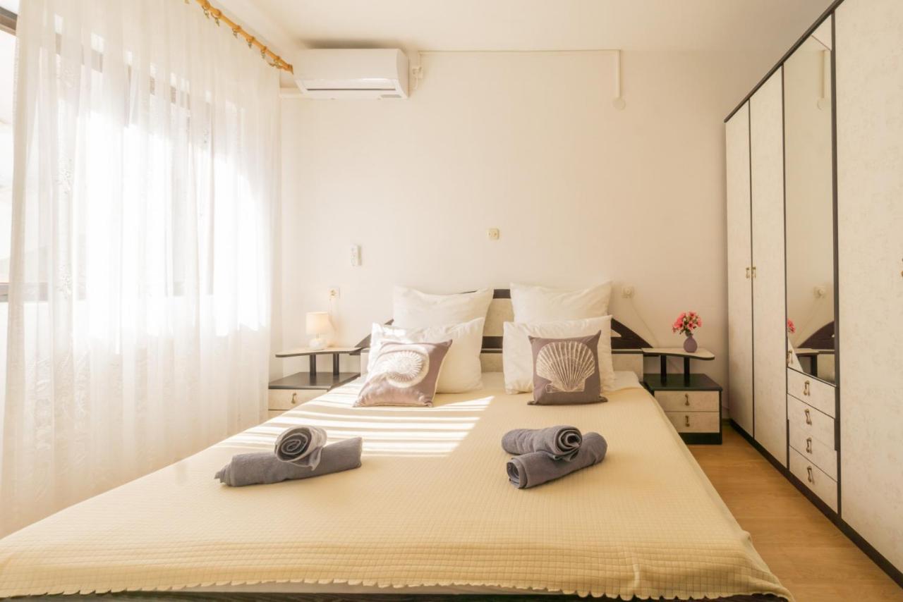 Apartment And Room Bacic Metajna Exterior photo